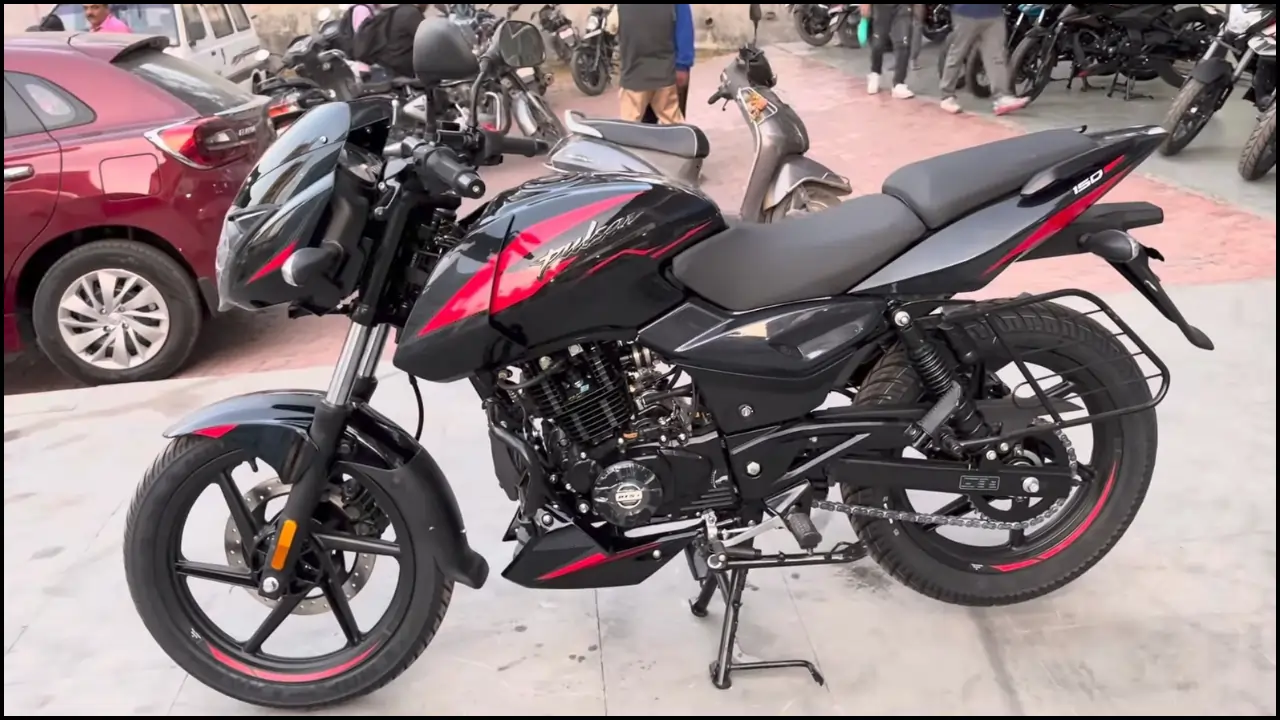 2024 Bajaj Pulsar 150 Showroom Image